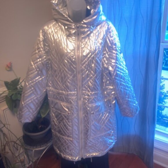 MICHAEL KORS OVERSIZED Quilted Metallic Ciré Puffer Coat SIZE L (NEW) - Picture 3 of 11